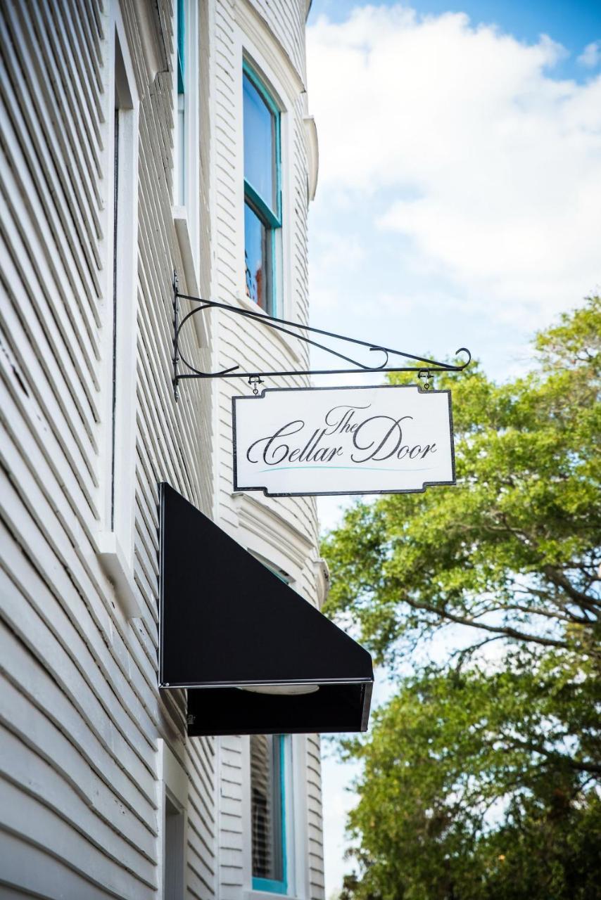 The Jarvis At 220 Bed & Breakfast New Bern Exterior photo